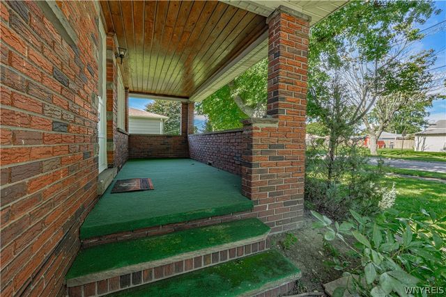 6113 Kies Avenue, Niagara Falls, NY 14304