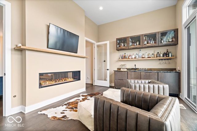 10773 Harbor Bay Drive, Fortville, IN 46040