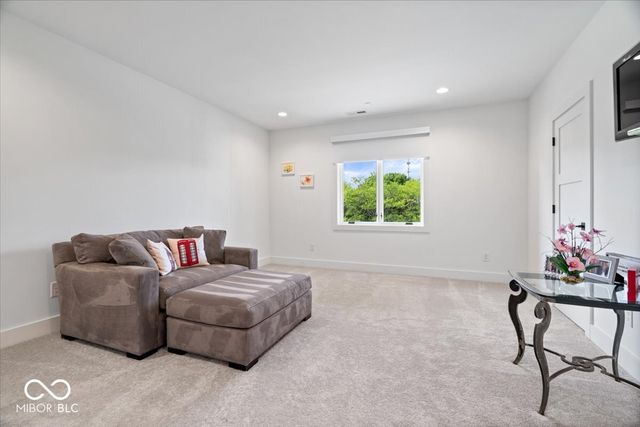 10773 Harbor Bay Drive, Fortville, IN 46040