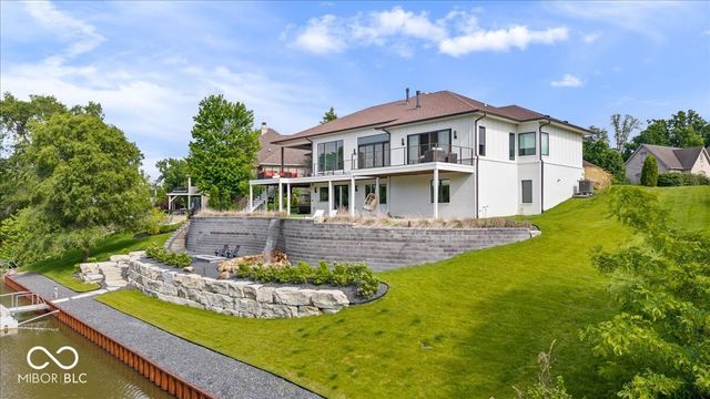 10773 Harbor Bay Drive, Fortville, IN 46040