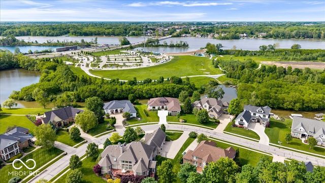 10773 Harbor Bay Drive, Fortville, IN 46040