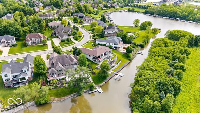 10773 Harbor Bay Drive, Fortville, IN 46040