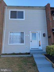 1202 BARNABY TER SE, Washington, DC 20032