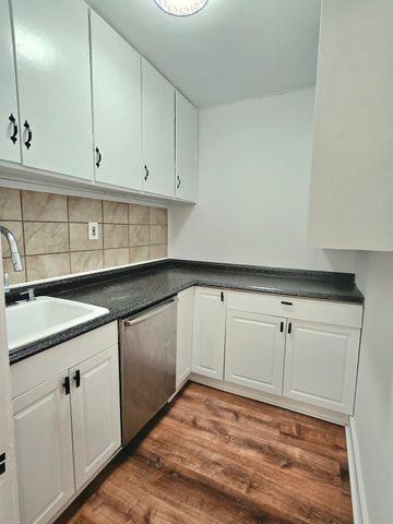 2 Village St 3, Worcester, MA 01604