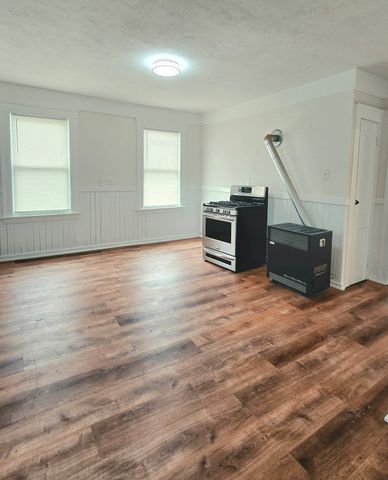 2 Village St 3, Worcester, MA 01604