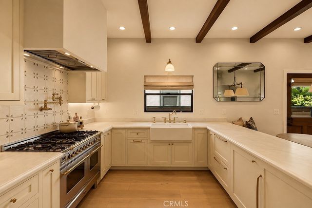 4247 7th Avenue, Los Angeles, CA 90008