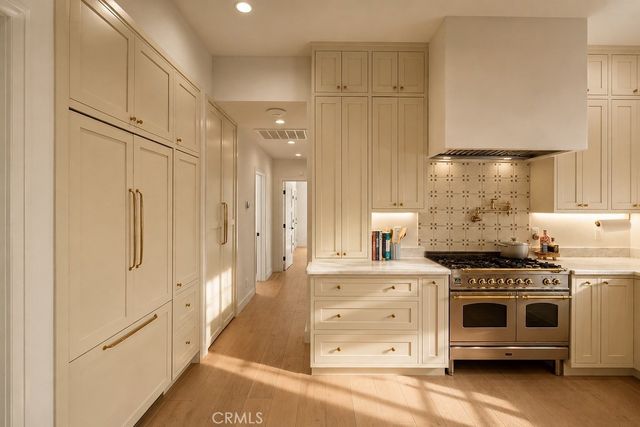 4247 7th Avenue, Los Angeles, CA 90008