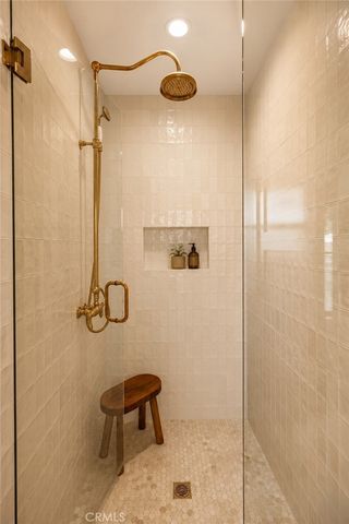 4247 7th Avenue, Los Angeles, CA 90008