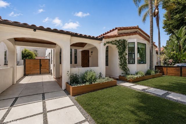 4247 7th Avenue, Los Angeles, CA 90008