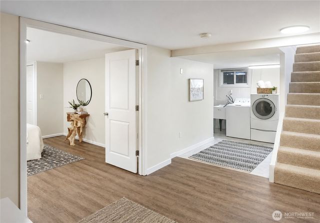9219 30th Avenue SW, Seattle, WA 98126