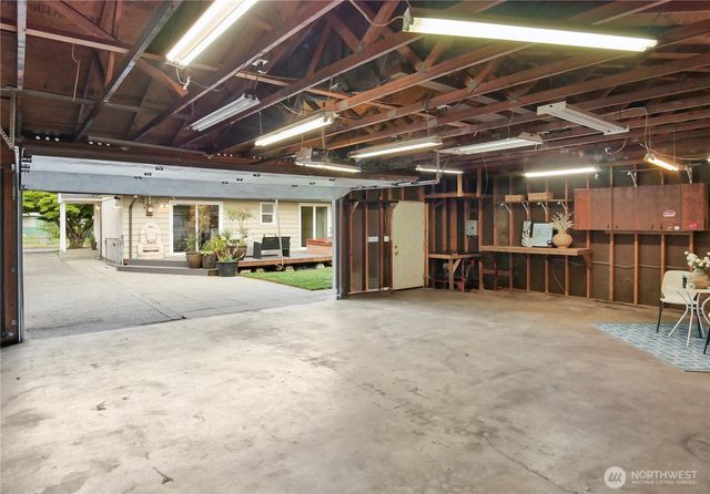 9219 30th Avenue SW, Seattle, WA 98126