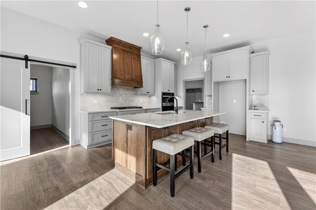 2704 NE Amanda Lane, Blue Springs, MO 64029