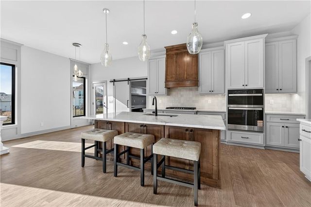 2704 NE Amanda Lane, Blue Springs, MO 64029