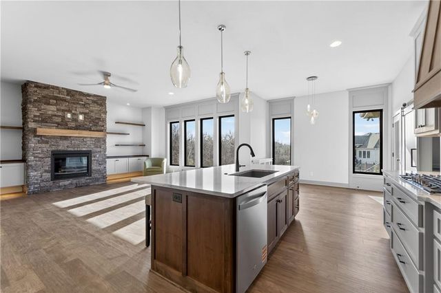 2704 NE Amanda Lane, Blue Springs, MO 64029