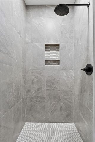 2704 NE Amanda Lane, Blue Springs, MO 64029