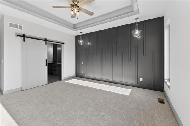 2704 NE Amanda Lane, Blue Springs, MO 64029