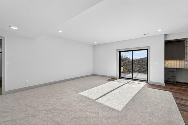 2704 NE Amanda Lane, Blue Springs, MO 64029