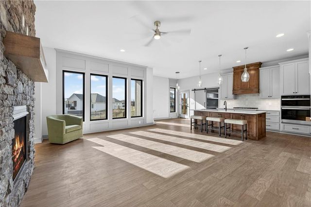 2704 NE Amanda Lane, Blue Springs, MO 64029