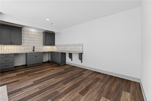 2704 NE Amanda Lane, Blue Springs, MO 64029