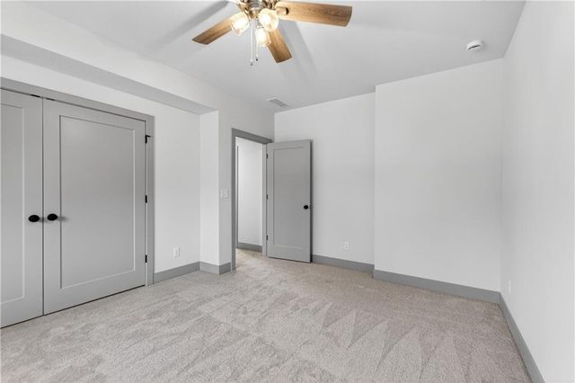 2704 NE Amanda Lane, Blue Springs, MO 64029