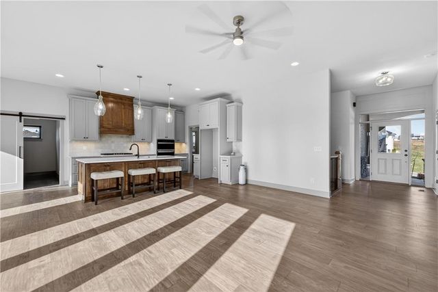 2704 NE Amanda Lane, Blue Springs, MO 64029