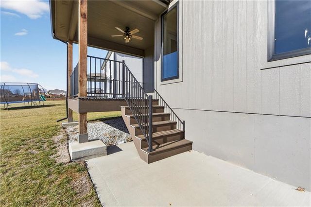 2704 NE Amanda Lane, Blue Springs, MO 64029