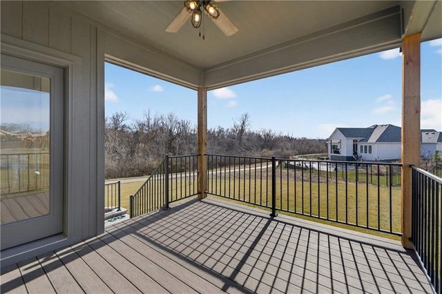 2704 NE Amanda Lane, Blue Springs, MO 64029