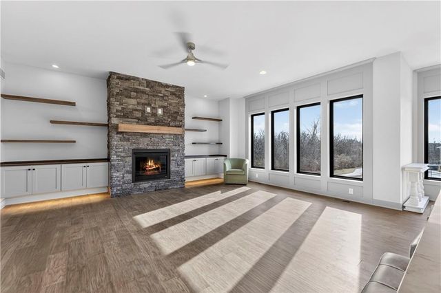 2704 NE Amanda Lane, Blue Springs, MO 64029