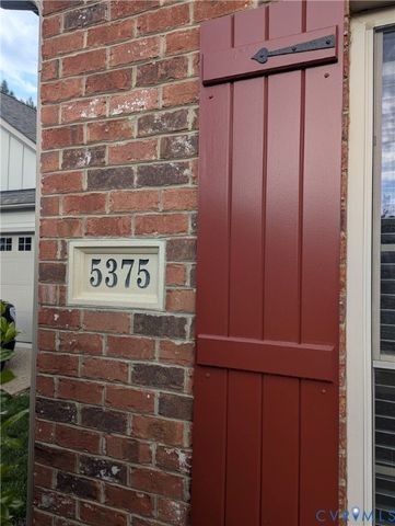 5375 Villa Green Ct, Providence Forge, VA 23140