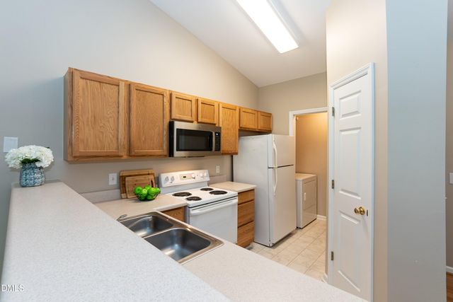 2900 Trailwood Pines Lane 301, Raleigh, NC 27603