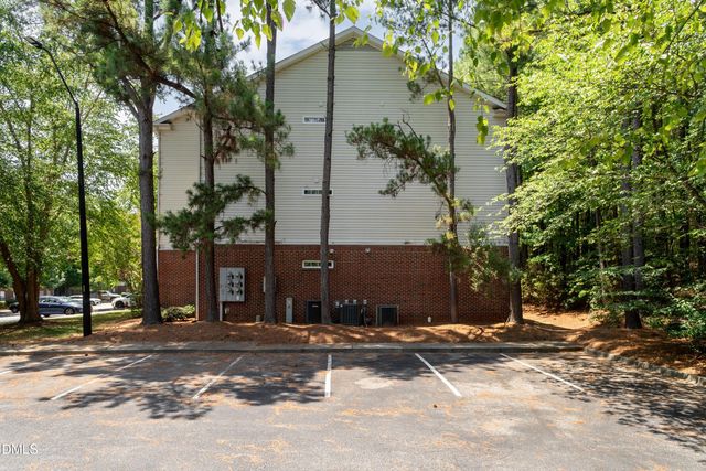 2900 Trailwood Pines Lane 301, Raleigh, NC 27603