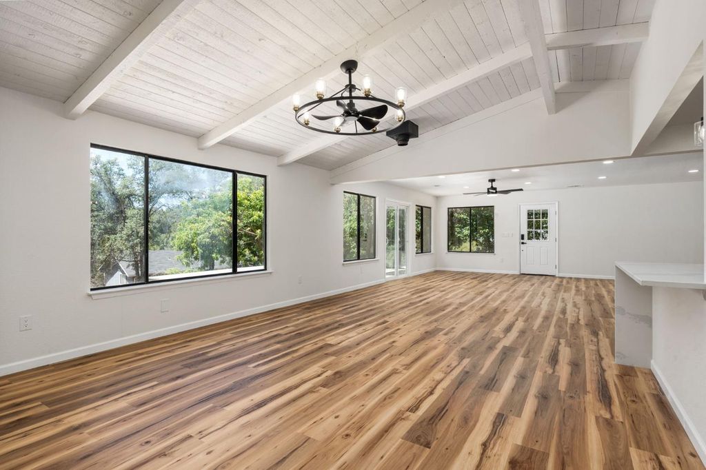 Image 14 of property listing at 32157 Navajo, Coarsegold, CA 93614