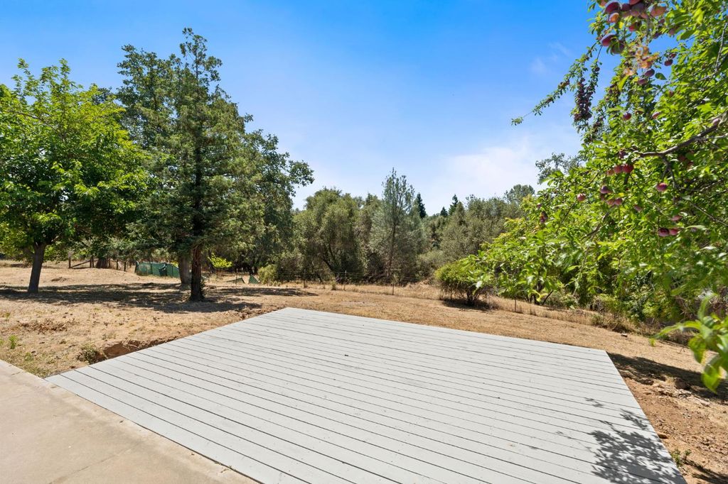 Image 36 of property listing at 32157 Navajo, Coarsegold, CA 93614