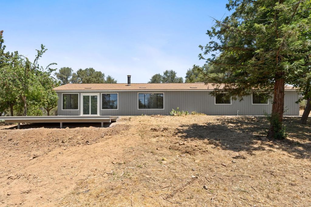 Image 37 of property listing at 32157 Navajo, Coarsegold, CA 93614