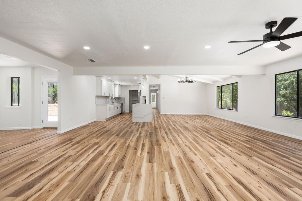 Image 4 of property listing at 32157 Navajo, Coarsegold, CA 93614
