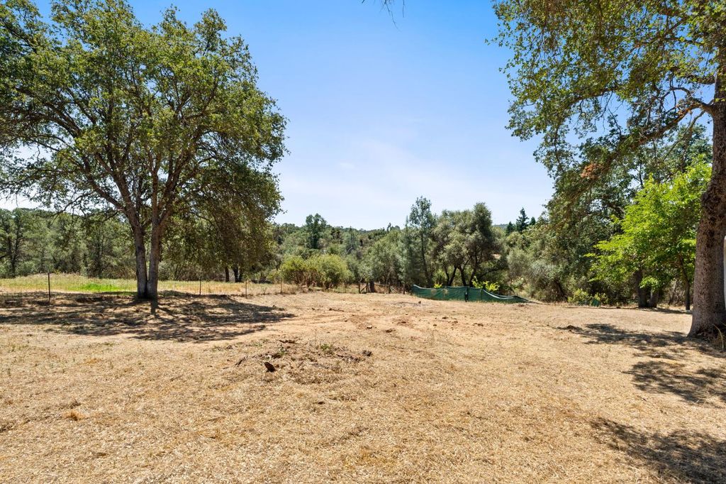 Image 40 of property listing at 32157 Navajo, Coarsegold, CA 93614