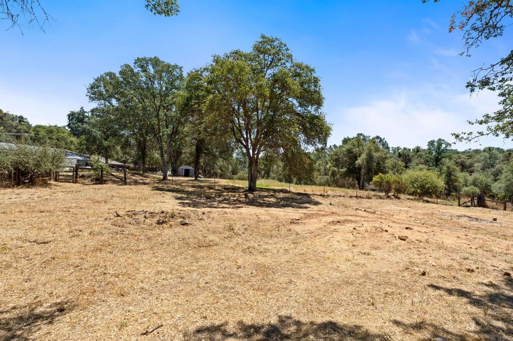 Image 42 of property listing at 32157 Navajo, Coarsegold, CA 93614