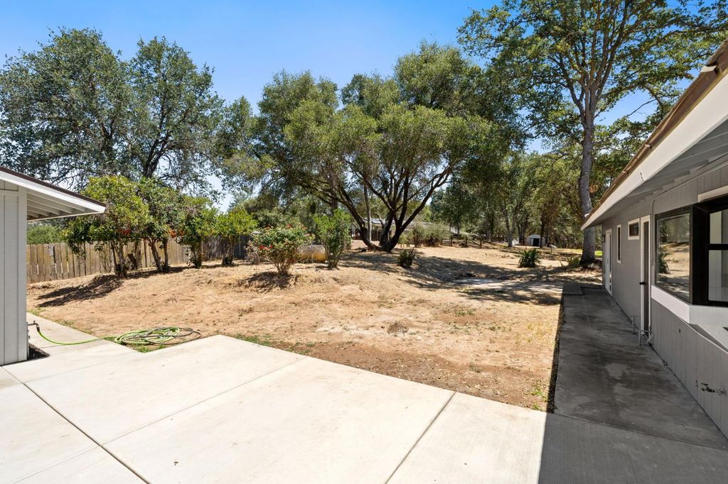 Image 44 of property listing at 32157 Navajo, Coarsegold, CA 93614