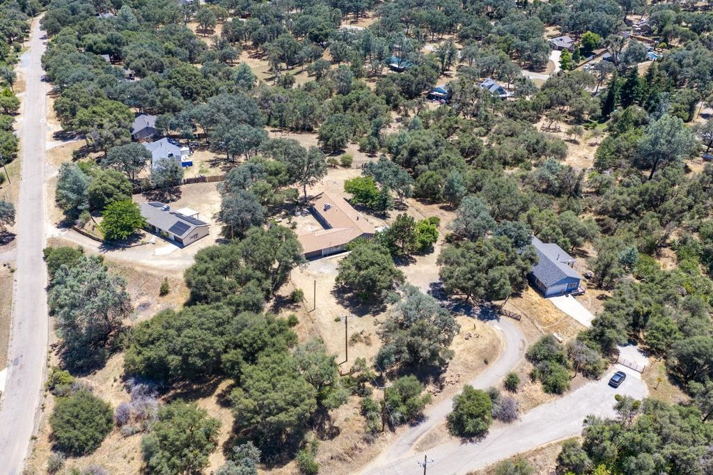 Image 48 of property listing at 32157 Navajo, Coarsegold, CA 93614