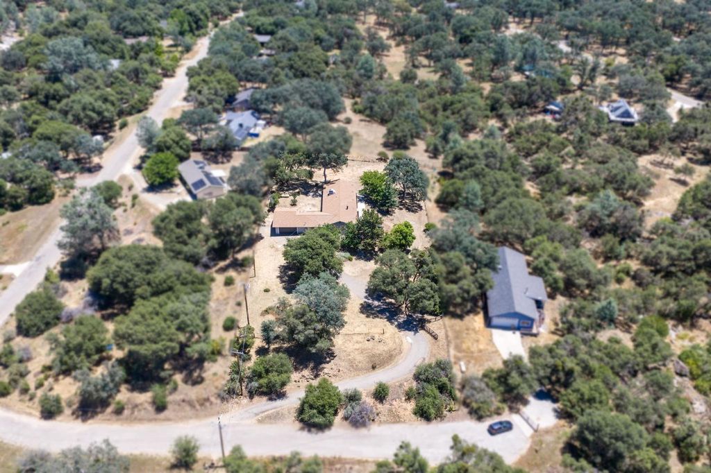 Image 49 of property listing at 32157 Navajo, Coarsegold, CA 93614