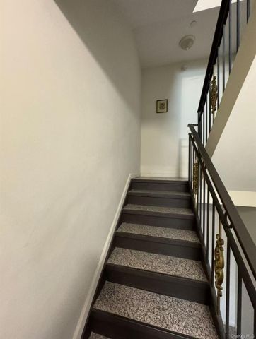 70-50 45TH Avenue 3FL, Woodside, NY 11377