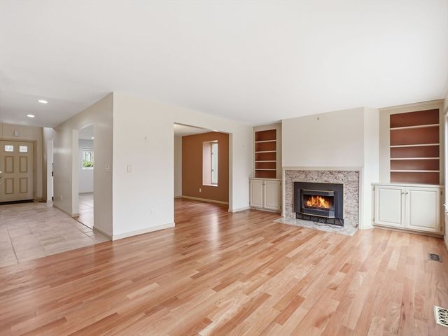 770 Salisbury St 424, Worcester, MA 01609