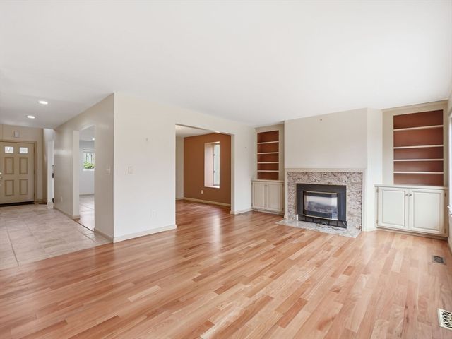 770 Salisbury St 424, Worcester, MA 01609