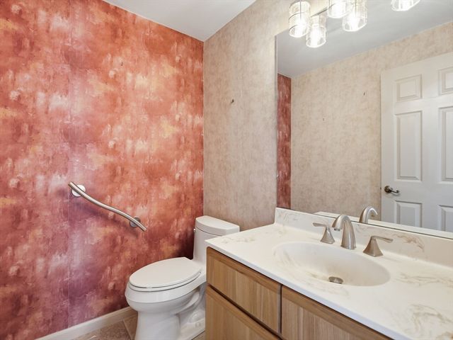 770 Salisbury St 424, Worcester, MA 01609