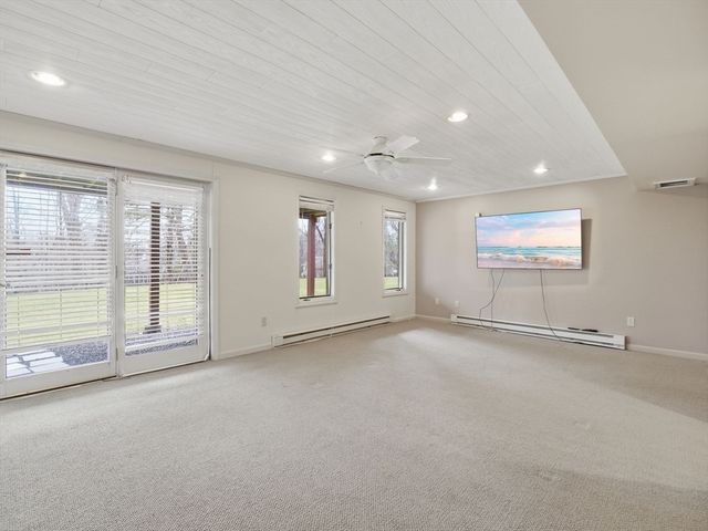 770 Salisbury St 424, Worcester, MA 01609