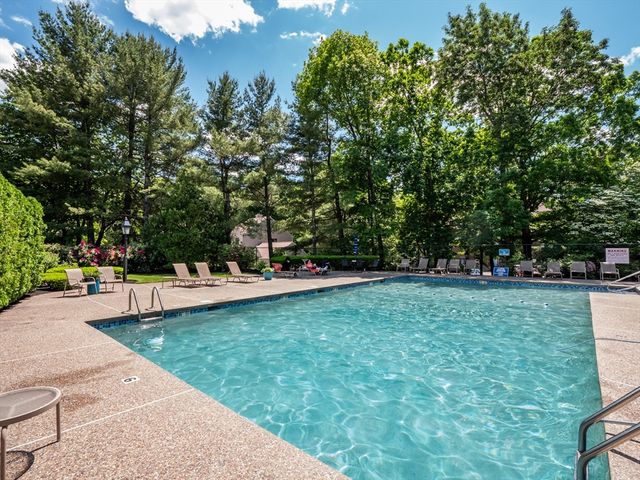 770 Salisbury St 424, Worcester, MA 01609