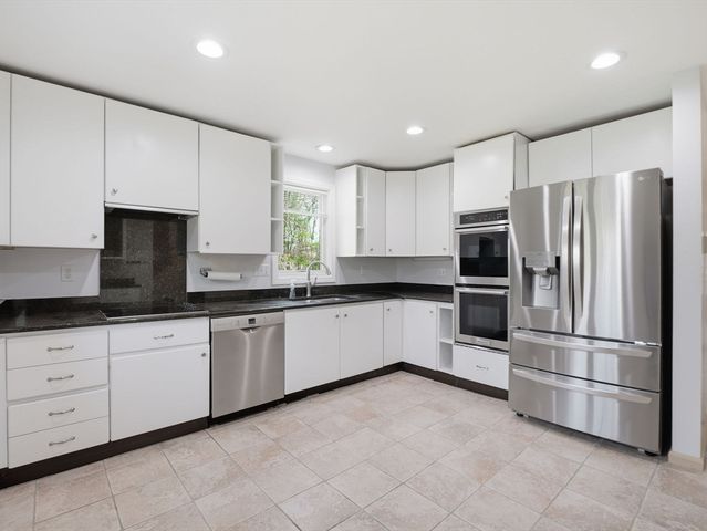 770 Salisbury St 424, Worcester, MA 01609