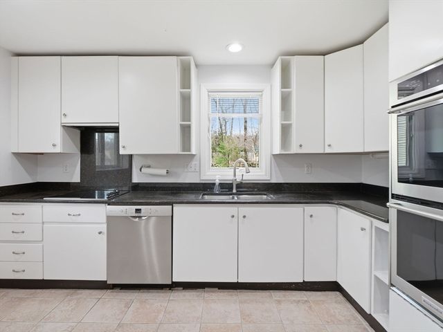 770 Salisbury St 424, Worcester, MA 01609