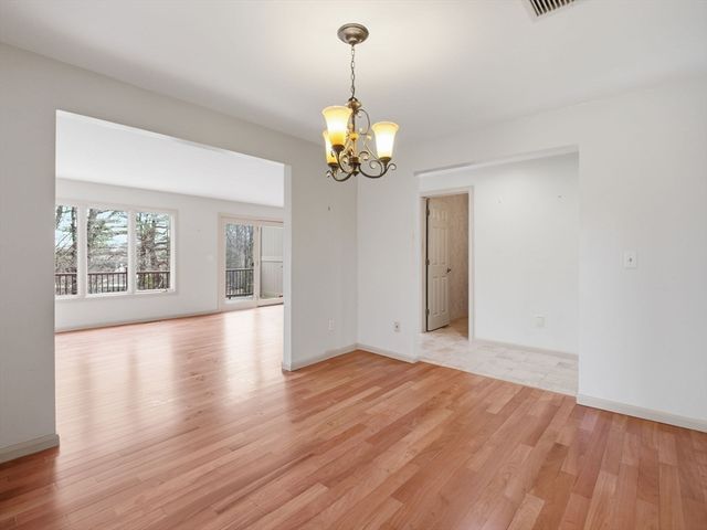 770 Salisbury St 424, Worcester, MA 01609