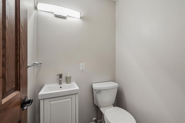 2310 Stanton Avenue, Des Moines, IA 50321